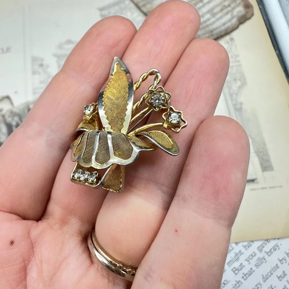 Vintage Gold Tone Mesh Flower Basket Brooch Pin Floral Rhinestone Arrangement